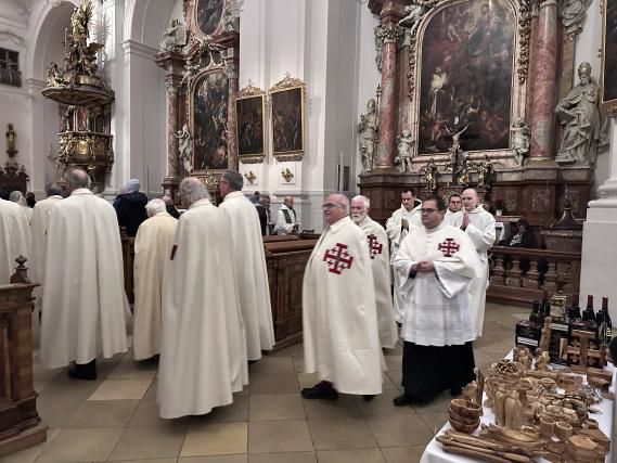 Einzug zum Friedensgebet Einzug zum Friedensgebet