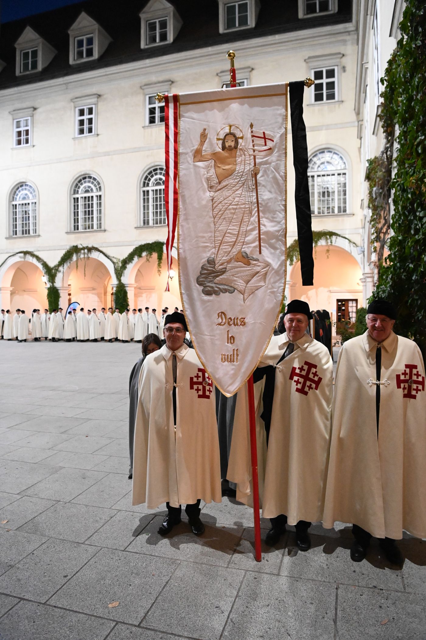 Vorbereitung zum Einzug in den Stephansdom Vorbereitung zum Einzug in den Stephansdom